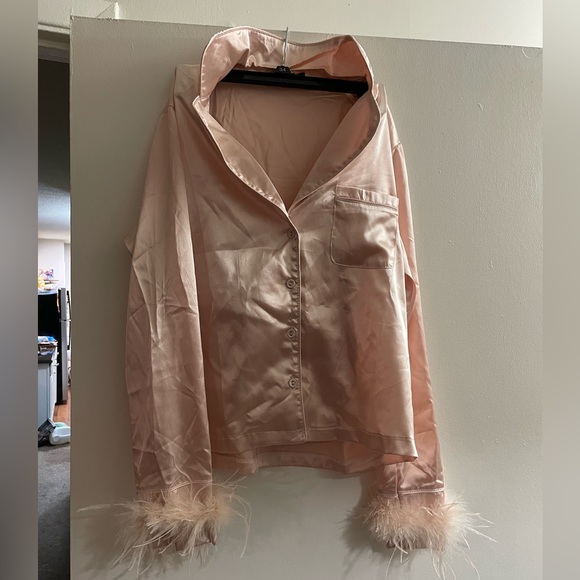 Feather wrist silk shirt - Picture 2 of 6